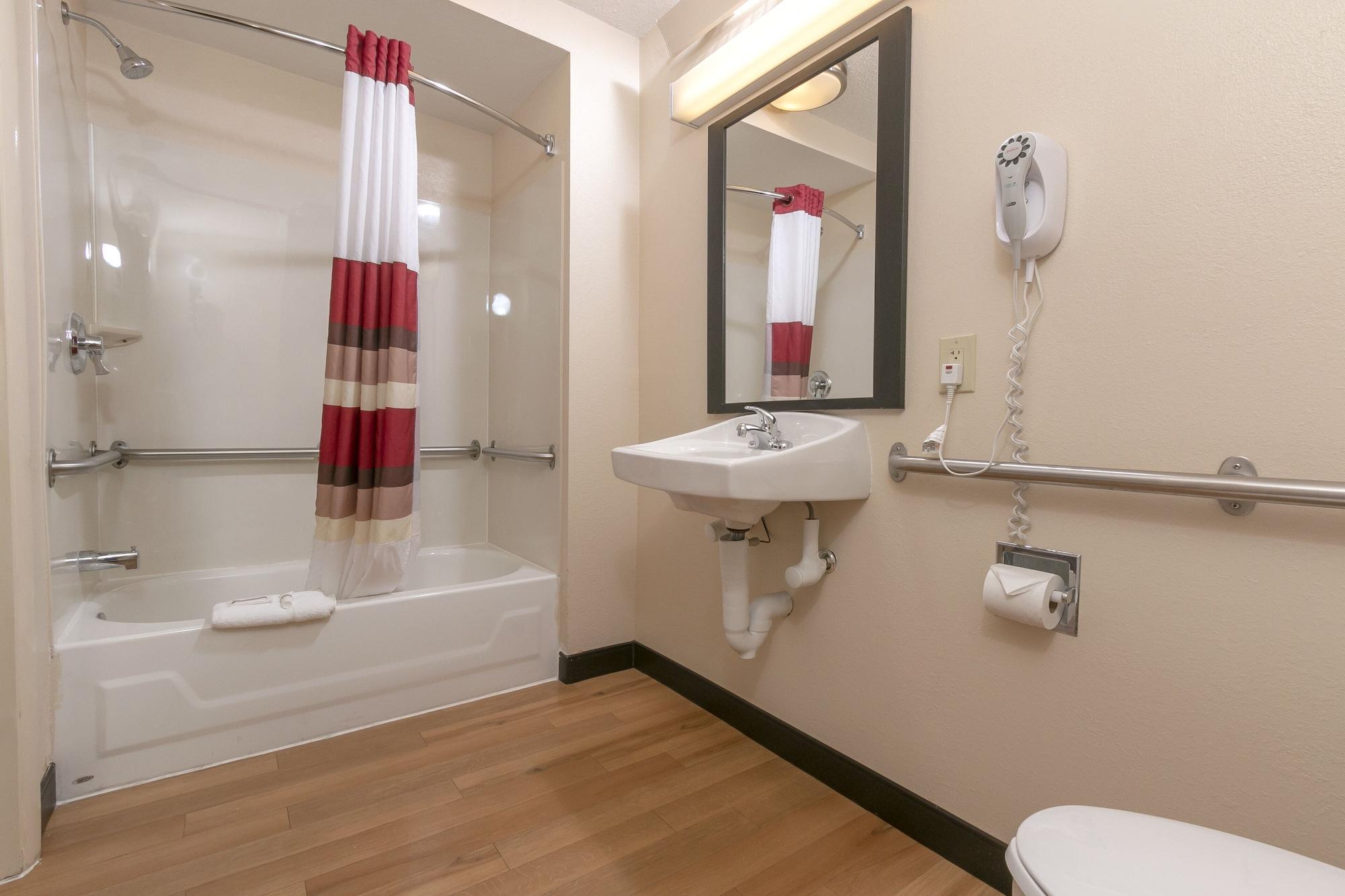Red Roof Inn Plus+ Pittsburgh South - Airport Экстерьер фото