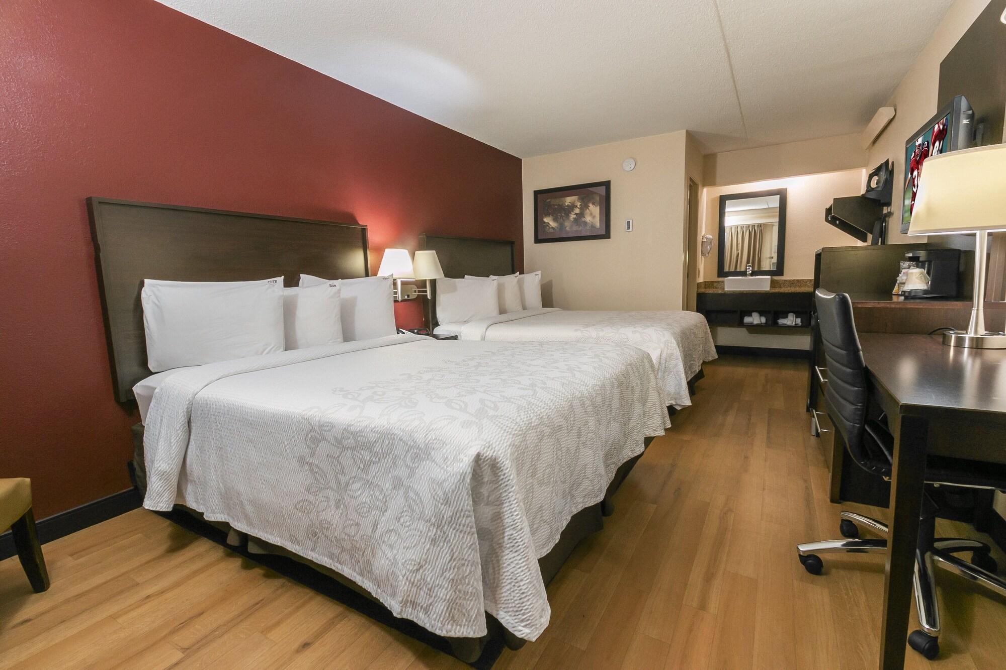 Red Roof Inn Plus+ Pittsburgh South - Airport Экстерьер фото