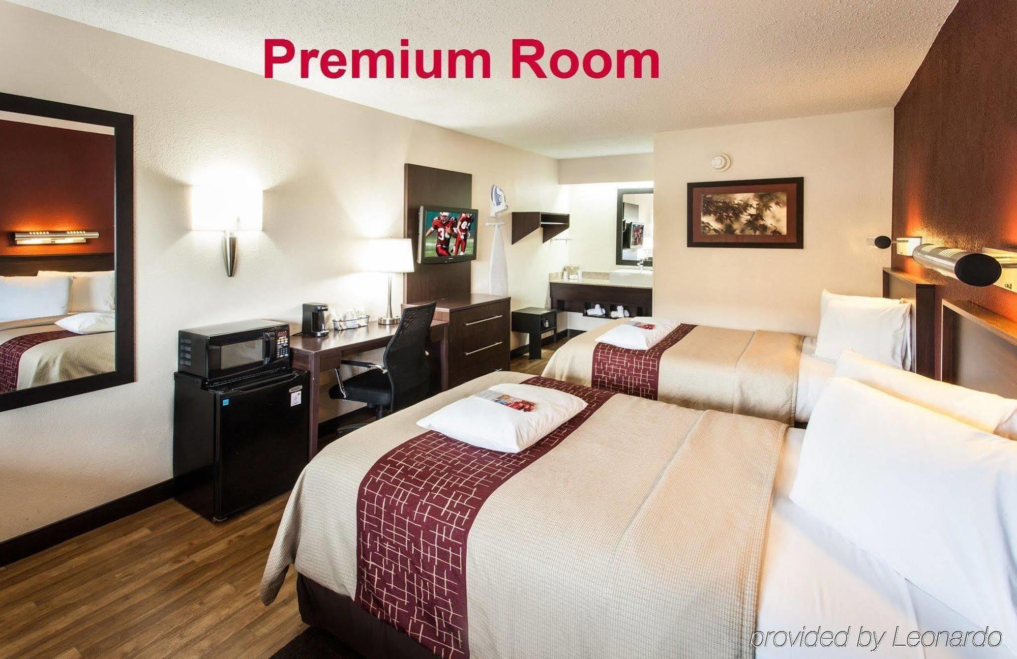 Red Roof Inn Plus+ Pittsburgh South - Airport Экстерьер фото