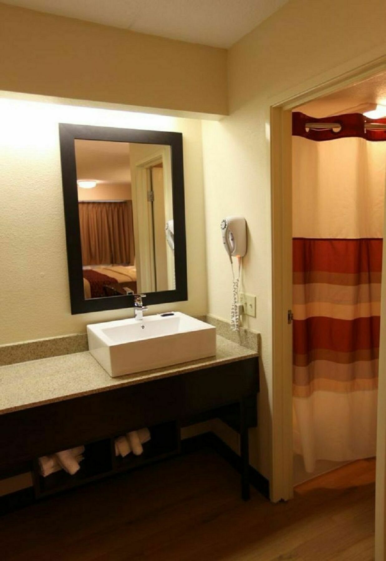 Red Roof Inn Plus+ Pittsburgh South - Airport Экстерьер фото