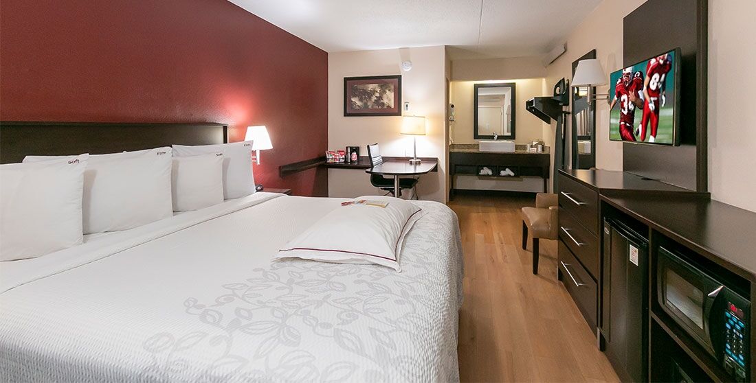 Red Roof Inn Plus+ Pittsburgh South - Airport Экстерьер фото
